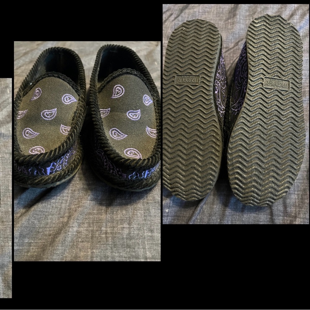Black and purple bandana slippers